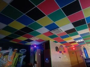 spalvotoa pabegimo kambario lubos